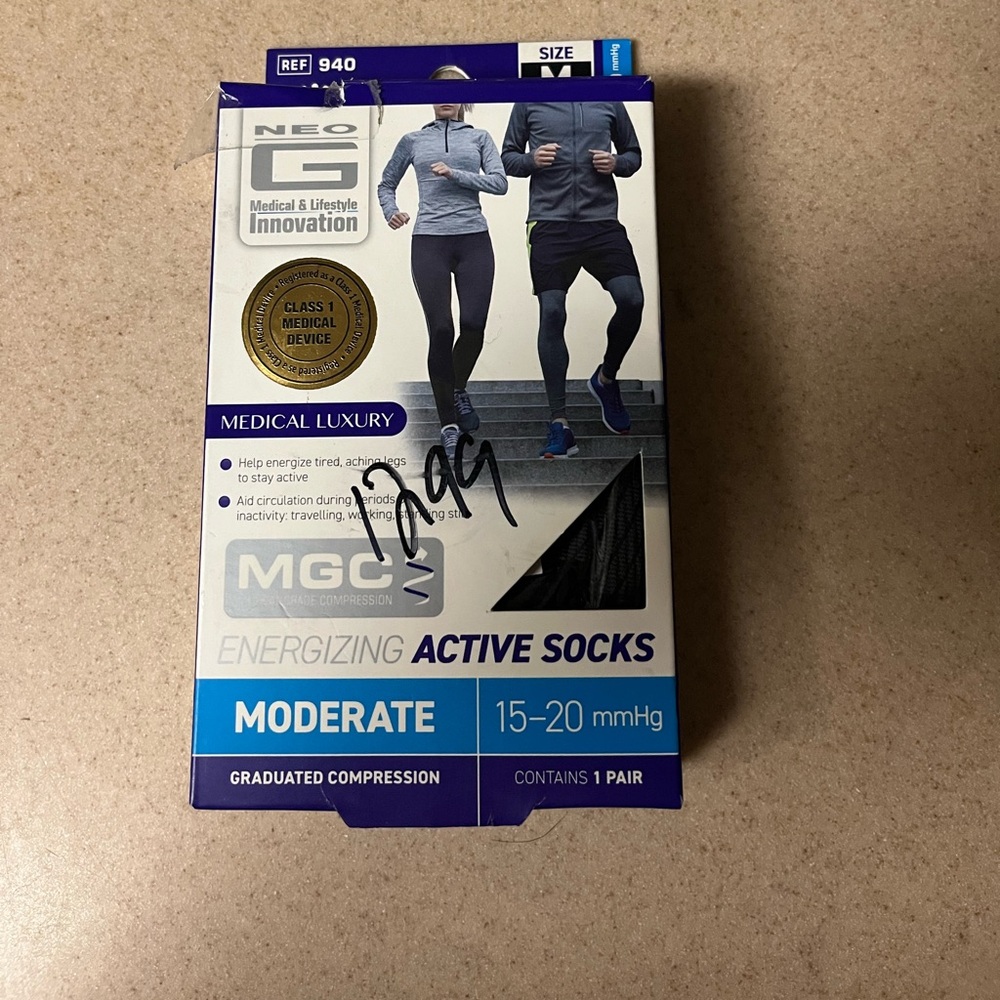 Neo G Energizing Active Compression Socks - Moderate 15 - 20 mmhg - M